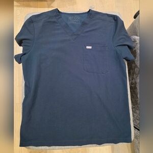 FIGS Technical Collection Scrub Top Shirt Mens Size Large Blue / Dark Harbor